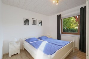 5 bedrooms, travel crib, free WiFi, bed sheets - Cottage near Diane (lake, forest, wellness) (Kirchheim)