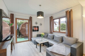 Smart TV, fireplace, DVD player, stereo - Cottage near Diane (lake, forest, wellness) (Kirchheim)