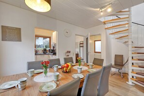 Dining - Cottage near Diane (lake, forest, wellness) (Kirchheim)