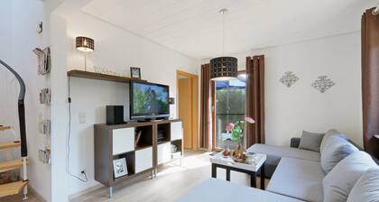 Ferienhaus bei Diane (eigene Sauna, WLAN, See, Wald, Wellness)