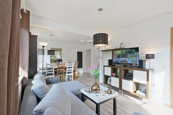 Smart TV, fireplace, DVD player, stereo - Cottage near Diane (lake, forest, wellness) (Kirchheim)