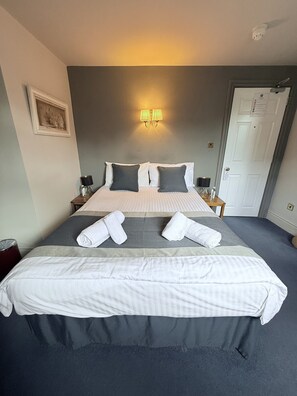 Classic Double Room | Individually furnished, iron/ironing board, free WiFi, bed sheets - The Old Bakery Hotel (Kenilworth)