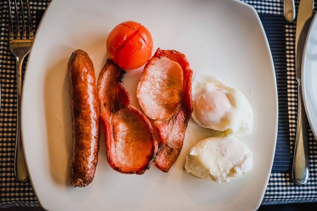 free daily cooked-to-order breakfast