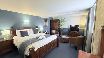 Executive Room | Individually furnished, iron/ironing board, free WiFi, bed sheets