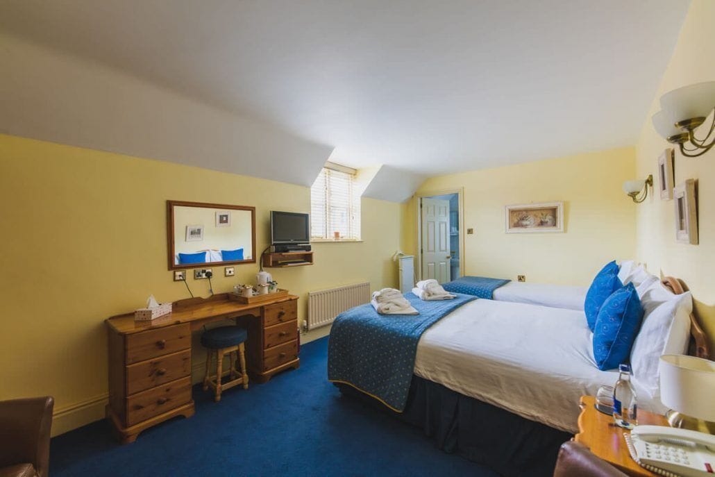 classic twin room (family room) | 1 bedroom, individually furnished, iron/ironing board, free wifi