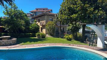 Piscine extérieure