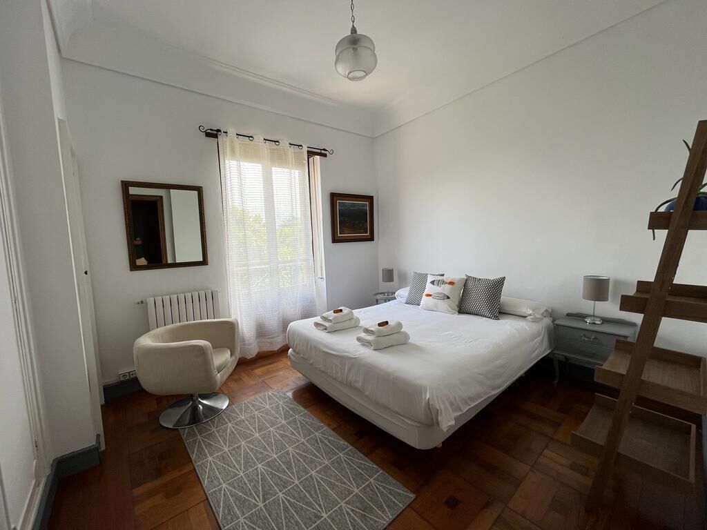 5 chambres, fer et planche à repasser, lit parapluie, Wi-Fi gratuit