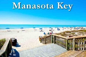Beach nearby, beach towels - Waterfront Paradise Bay wows guests with  stunning Bay View! (Englewood)