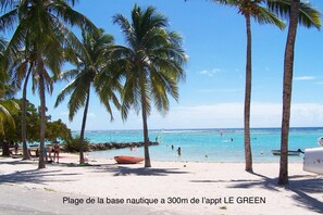 Beach nearby, beach towels - The Green Duplex in the heart of the Marina (water tank) (Saint-François)