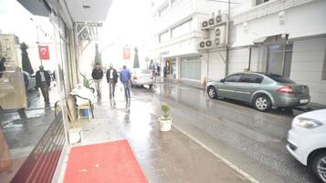 المنشأة من الخارج