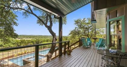 Pool, Hot Tub, Large Fire Pit, Hill Country Views, 11 acres of Hiking Trails