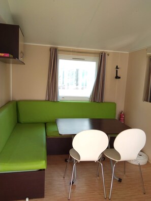 Dining - 4 * mobile home near the beach (Vic la gardiole)