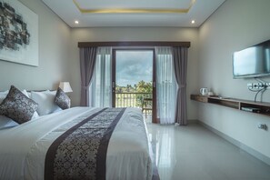 ميني بار ومكتب وتجهيزات عازلة للصوت وواي فاي مجانًا