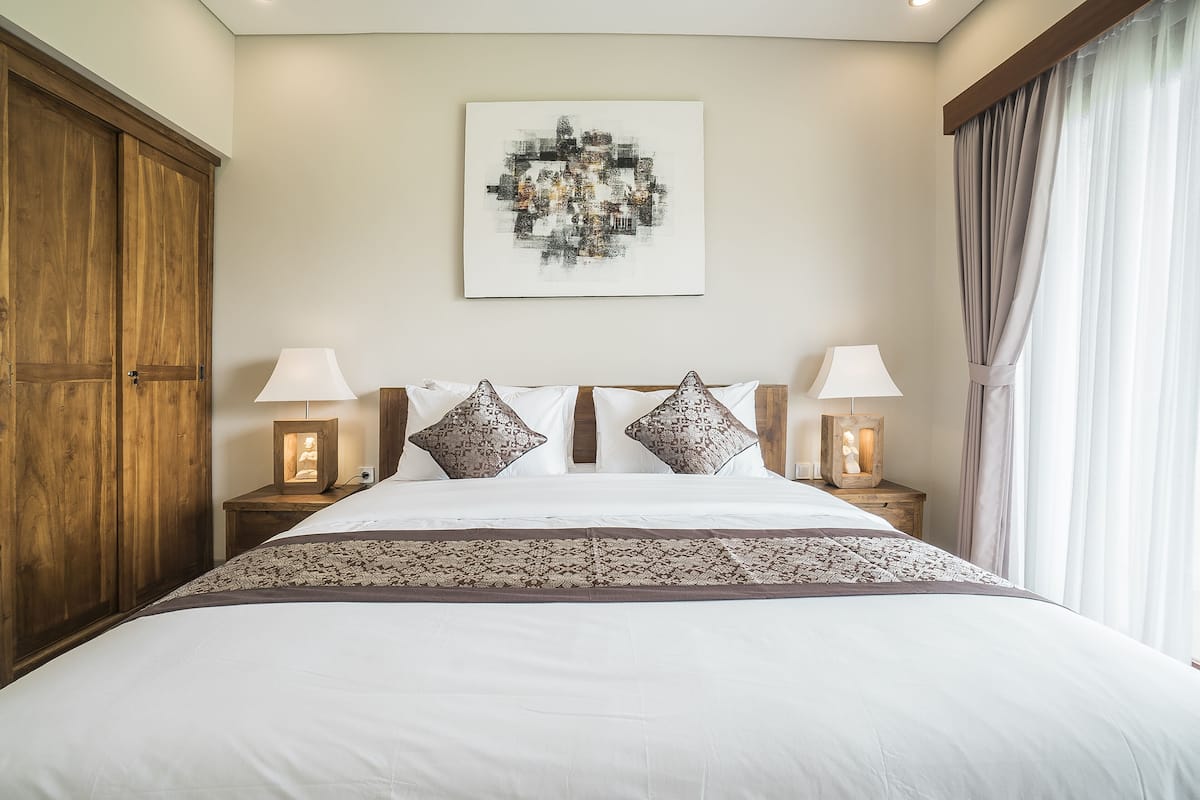 Chambre Deluxe, rez-de-chaussée | Minibar, bureau, système d’insonorisation, accès au Wi-Fi (inclus)