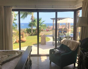 3 bedrooms, in-room safe, iron/ironing board, free WiFi