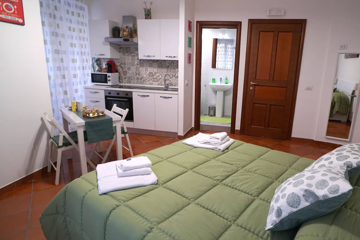 Chambre Familiale | Coin cuisine privé | Cafetière/bouilloire