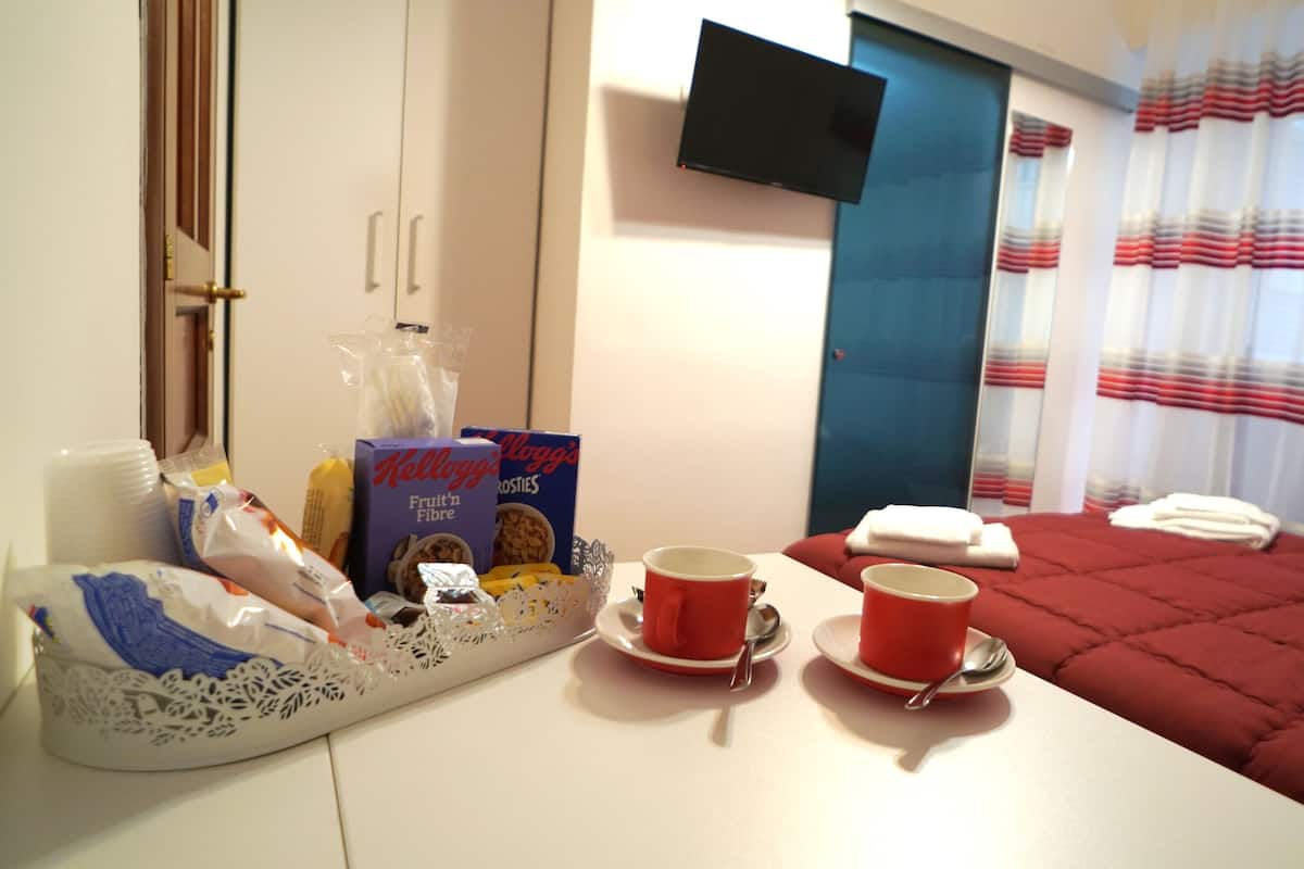 Chambre Double | Articles gratuits dans le mini-bar, coffres-forts dans les chambres