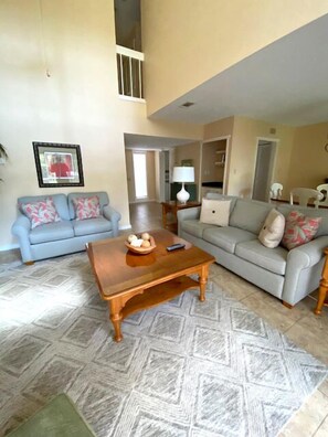Smart TV, DVD player - Stoney Creek 295- 2 Bedroom 2 1/2 bath condo (Hilton Head Island)