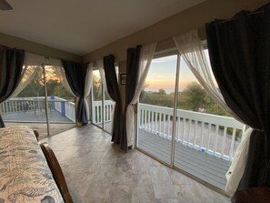 5 bedrooms, iron/ironing board, travel crib, free WiFi - EXCLUSIVE AT THE BEACH: Private Pool, Golf Cart, Avail Book Now!! (Captiva)