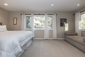 4 quartos, Wi-Fi de cortesia, roupa de cama