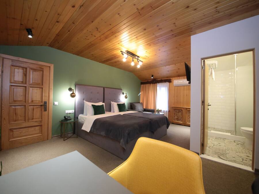 Standaard tweepersoonskamer | Italiaanse Frette-lakens, luxe beddengoed, een minibar