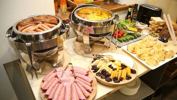 Daily buffet breakfast for a fee