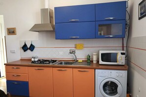 冰箱、微波炉、炉灶、茶具/咖啡用具