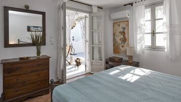 3 slaapkamers, een kluis op de kamer, een strijkplank/strijkijzer, wifi