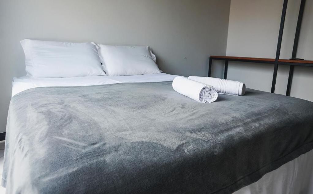 公寓, 露台 | 遮光窗簾/窗簾、熨斗/熨衫板、免費 Wi-Fi、床單