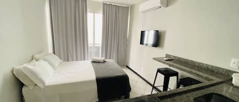 Studio | Blackout curtains, iron/ironing board, free WiFi, bed sheets