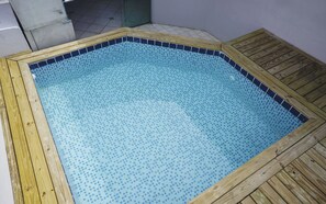 Cortinas blackout, tabla de planchar con plancha y wifi gratis 