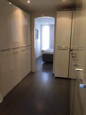 2 slaapkamers, een strijkplank/strijkijzer, wifi, beddengoed