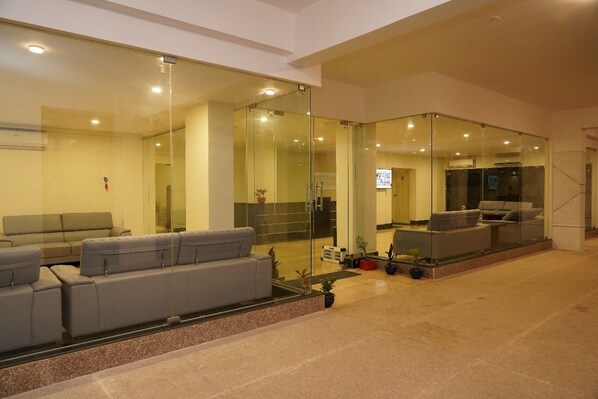 Front of property - Hotel D Dev (Tadepalle)