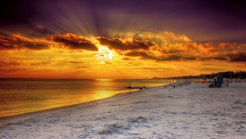 Beach nearby, sun-loungers, beach towels