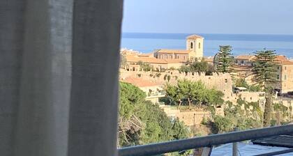 Puro Lino Tropea Luxury Stay, Casa B&B al Centro, ........ITALY'S BEST BEACHES!