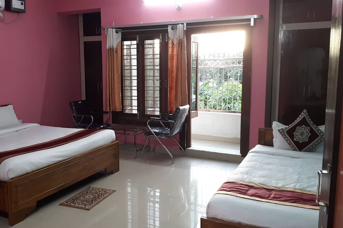 Deluxe Room | Living area