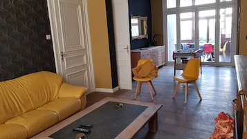 TV, fireplace, DVD player, foosball