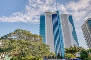 Exterior - Remodeled 5th Floor Condo All Tile Near Boardwalk! (Myrtle Beach)