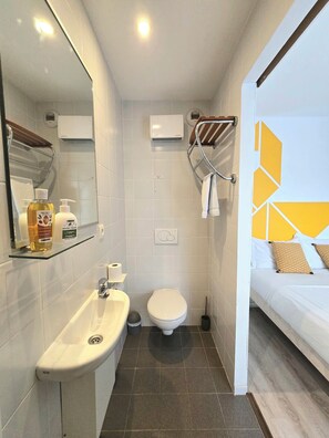 Double Room | Bathroom