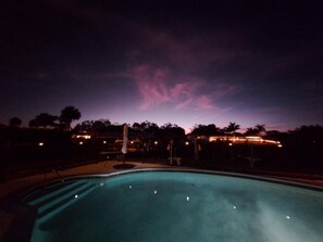 Piscine extérieure, piscine chauffée