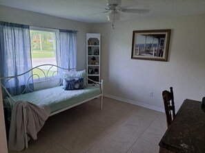 3 dormitorios, tabla de planchar con plancha, wifi gratis y ropa de cama