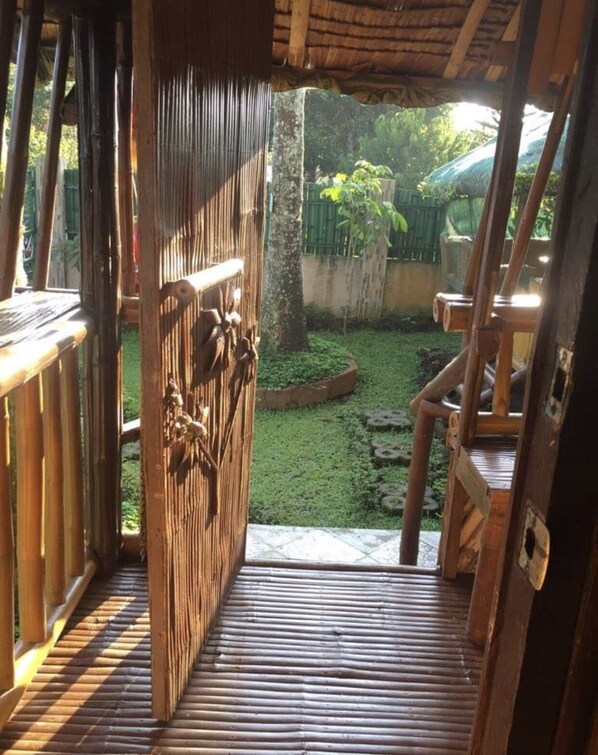 Property grounds - Nipa Hut Tagaytay Get Away for Family & Friends (Amadeo)