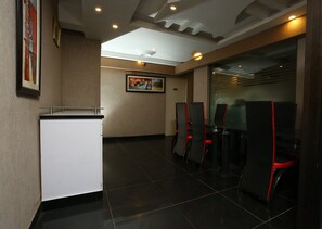 Dining - Hotel SeaView (Karachi)