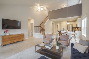 Smart TV, printers - Family friendly w/ beautiful pool, SPA, and BBQ terrace! (Tomball)