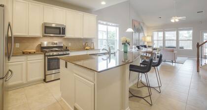 Family friendly w/ beautiful pool, SPA, and BBQ terrace!