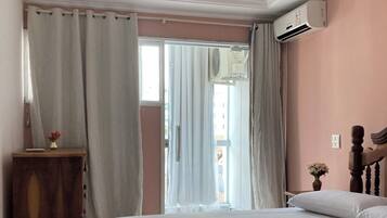 2 quartos, ferros/tábuas de passar roupa, Wi-Fi, roupa de cama