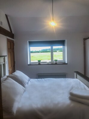 2 bedrooms, individually decorated, individually furnished, desk - Cosy Culham Cottage (Abingdon)