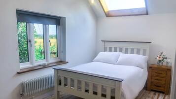 Premium Cottage | 2 bedrooms, individually decorated, individually furnished, desk