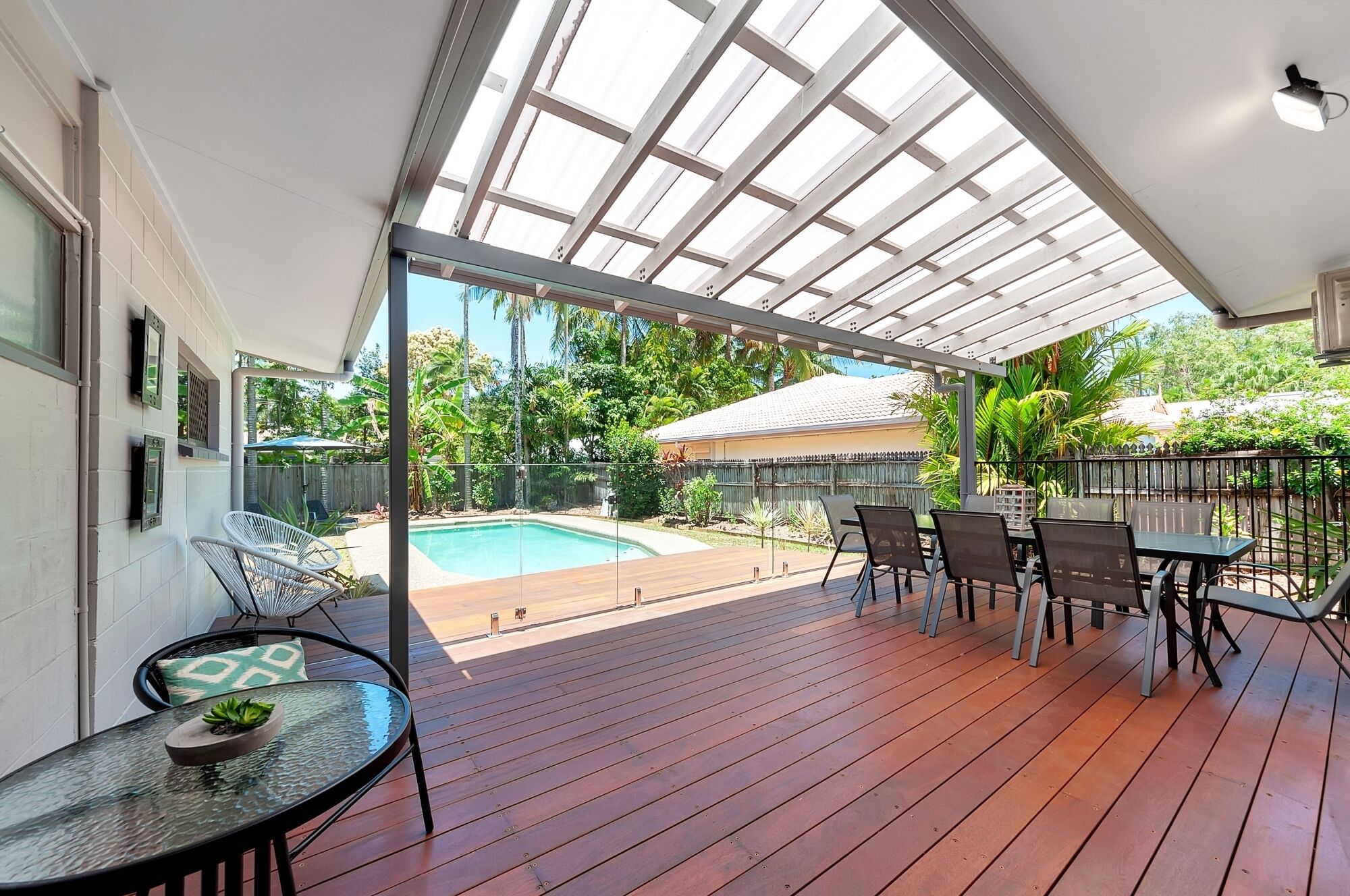 SWEET RETREAT Heated Pool/Netflix/ Great Location