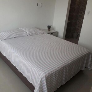 Deluxe House | 4 bedrooms, free WiFi, bed sheets - Ingenios Del Valle (Cali)